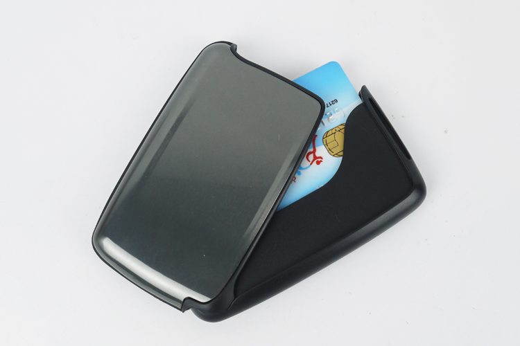 RFID Blocking Wallets သည် တန်ဖိုးရှိပါသလား။